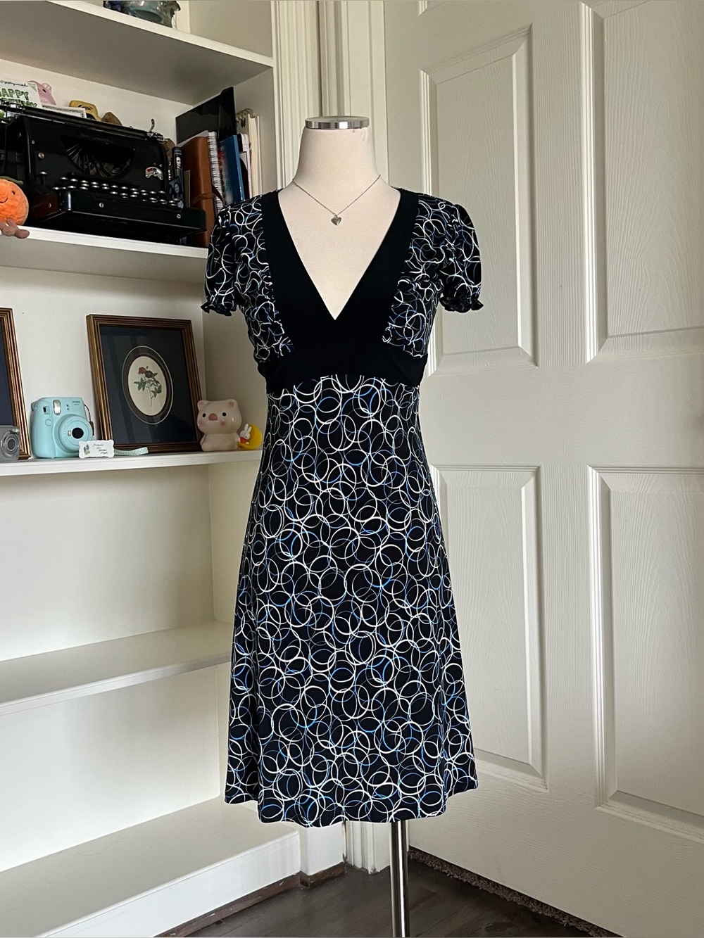 2000s My Michelle Black & blue circle pattern midi dress with a V-neckline